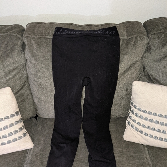 Lululemon black leggings - Picture 2 of 5